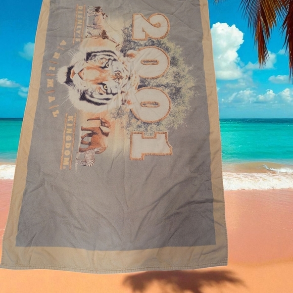 Disney Animal Kingdom Tiger Beach Towel (EUC) - Picture 2 of 5